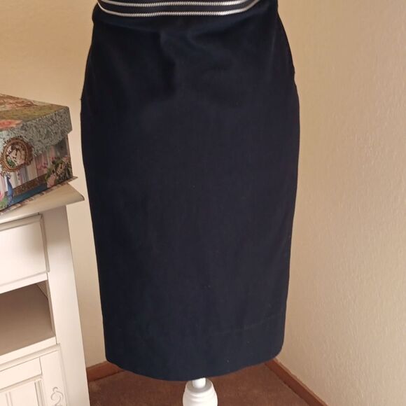 London Times Black Sheath Midi Dress Sleeveless Crew Neck. Zipper Detail. - Picture 4 of 11